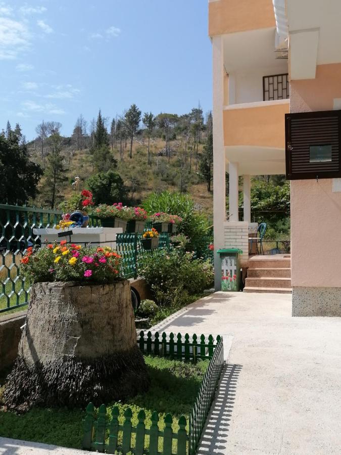 Dom Za Odmor J&S Sutomore Exterior foto